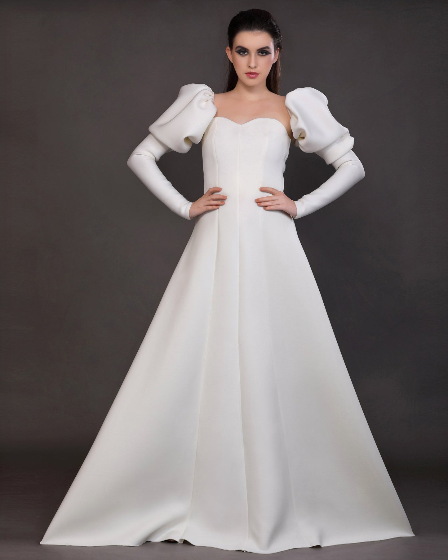 Detachable exaggerated sleeves