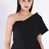 Hanna Khan in Alanna