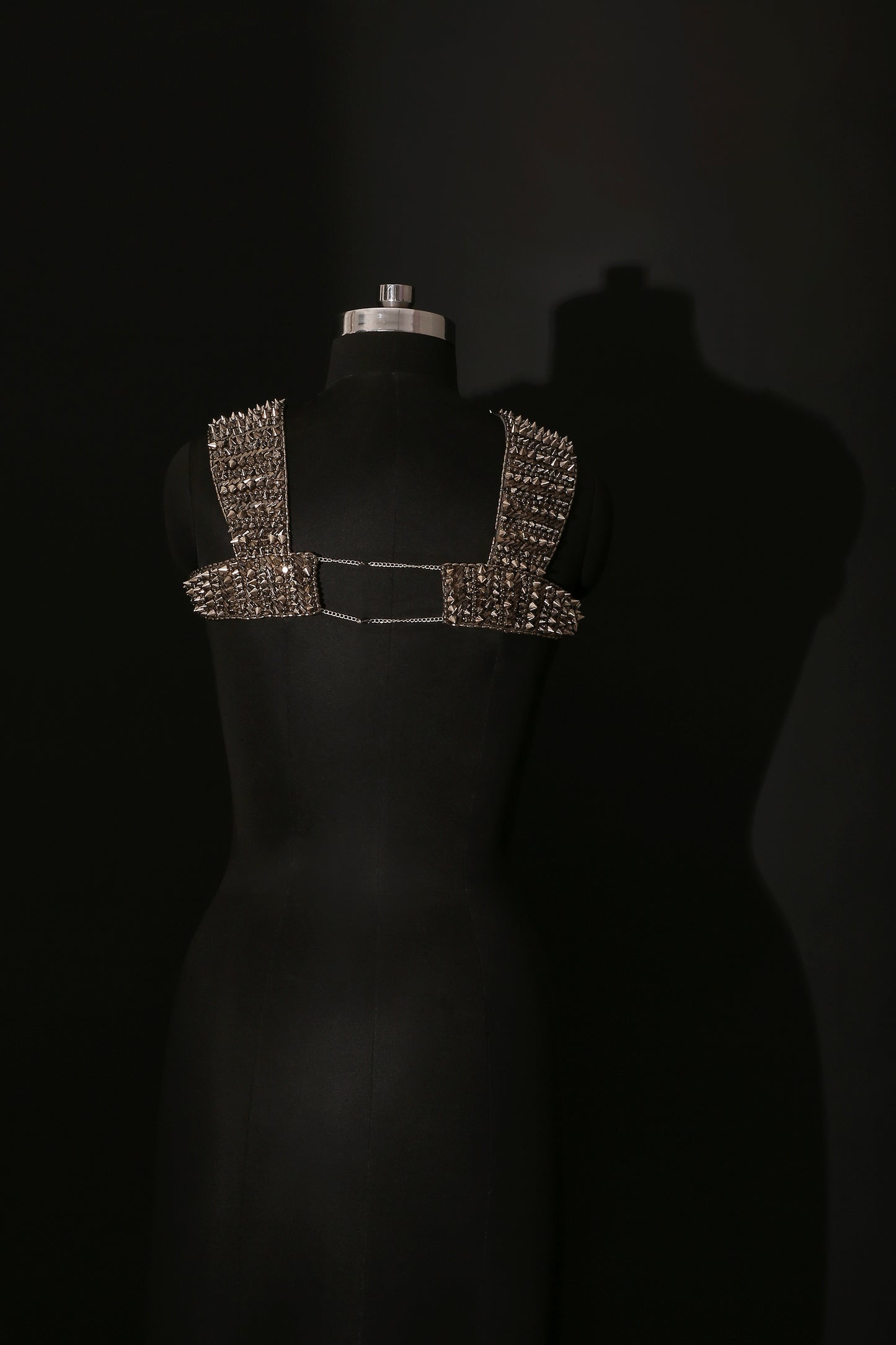 Spiked Neckline